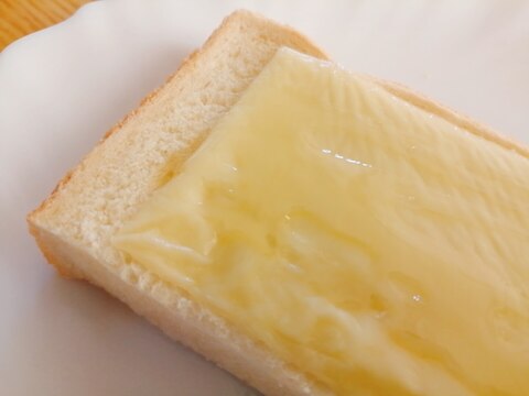 蜂蜜とチーズのトースト